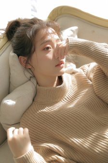 挺进朋友人妻在阳台